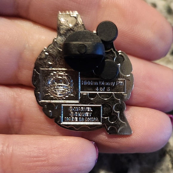 (5 For $30) Disney Pin Marvel Avengers Hulk Green Logo Pin - Picture 3 of 4